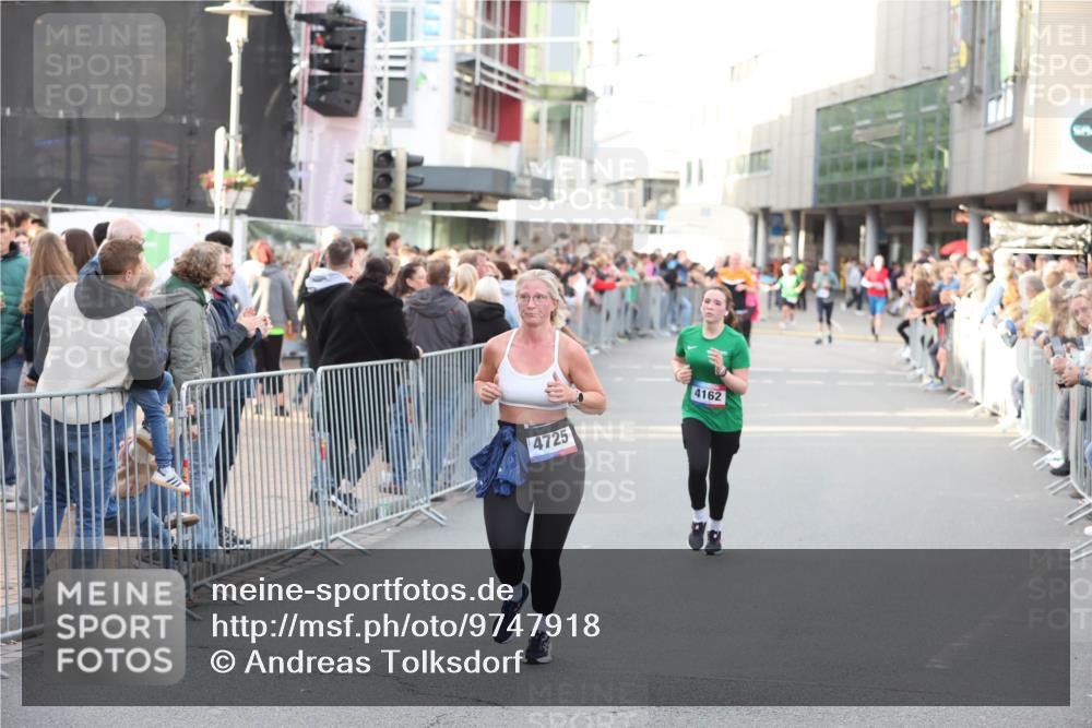 12.06.2026 - Holstenköstenlauf Andreas Tolksdorf http://msf.ph/oto/9747918 12.06.2026 20:05:41 Laufen 4725, 4162 meine-sportfotos.de