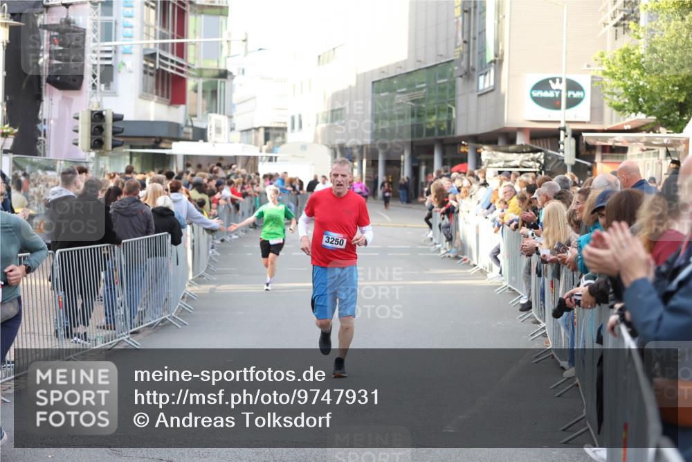 12.06.2026 - Holstenköstenlauf Andreas Tolksdorf http://msf.ph/oto/9747931 12.06.2026 20:05:56 Laufen 3250 meine-sportfotos.de