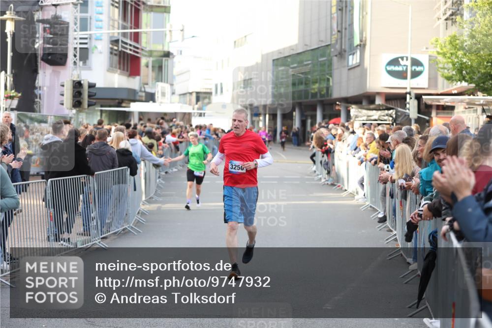 12.06.2026 - Holstenköstenlauf Andreas Tolksdorf http://msf.ph/oto/9747932 12.06.2026 20:05:57 Laufen 3256 meine-sportfotos.de
