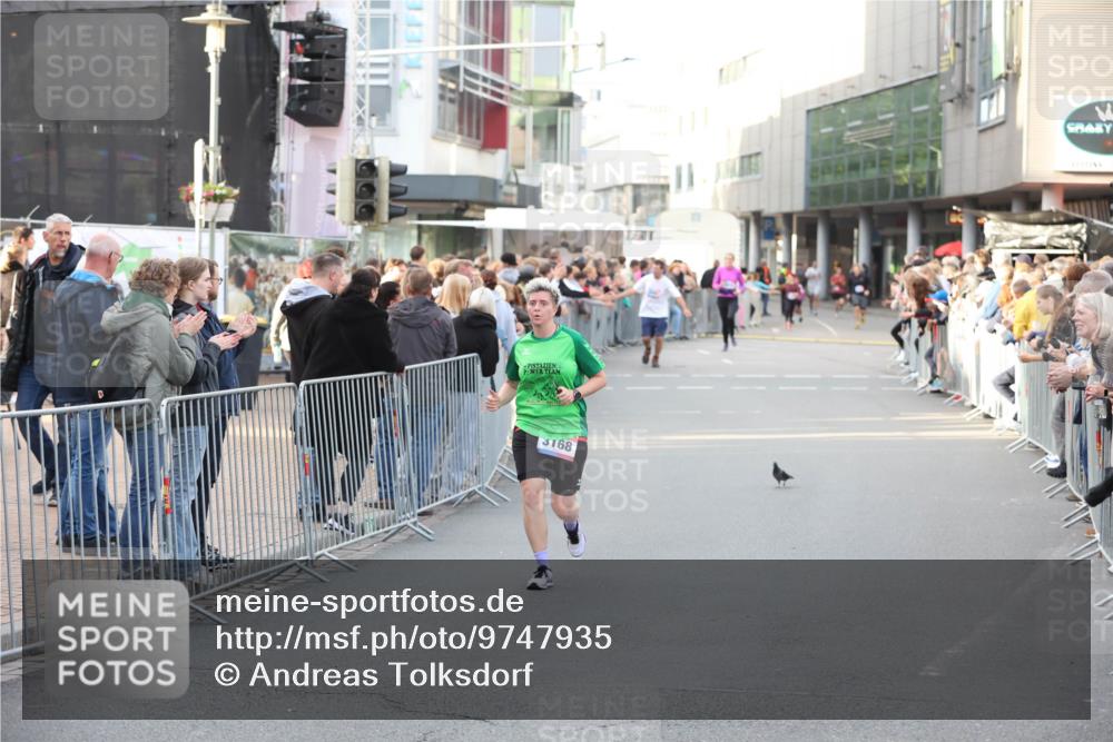 12.06.2026 - Holstenköstenlauf Andreas Tolksdorf http://msf.ph/oto/9747935 12.06.2026 20:06:01 Laufen 3168 meine-sportfotos.de