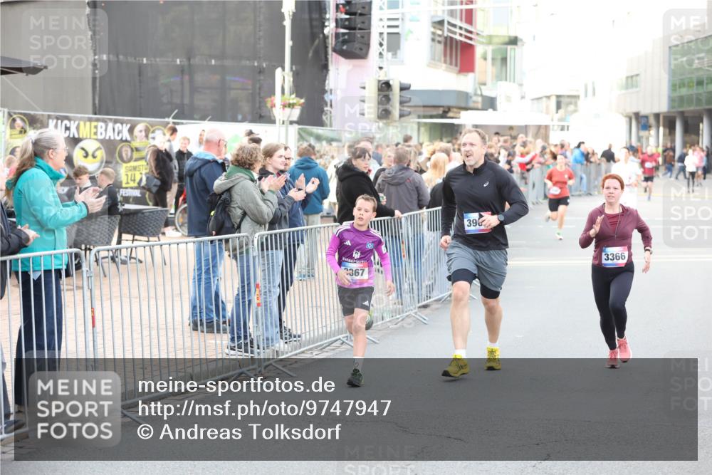 12.06.2026 - Holstenköstenlauf Andreas Tolksdorf http://msf.ph/oto/9747947 12.06.2026 20:06:18 Laufen 14, 367, 398, 3366 meine-sportfotos.de
