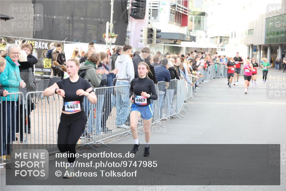 12.06.2026 - Holstenköstenlauf Andreas Tolksdorf http://msf.ph/oto/9747985 12.06.2026 20:07:18 Laufen 14, 4467, 4468 meine-sportfotos.de