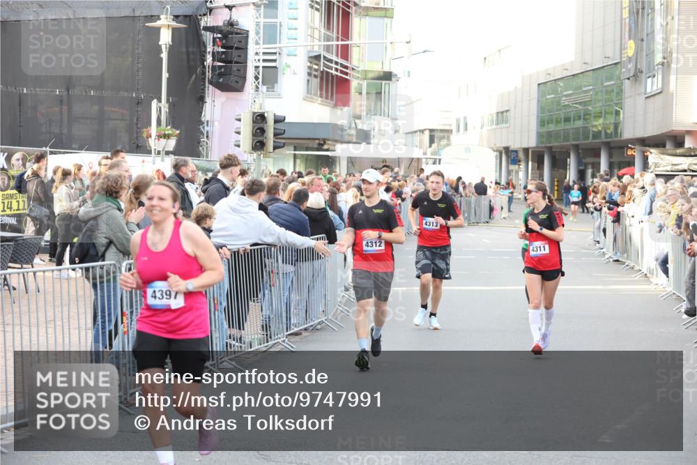 12.06.2026 - Holstenköstenlauf Andreas Tolksdorf http://msf.ph/oto/9747991 12.06.2026 20:07:26 Laufen 14, 11, 4397, 4312, 4313, 4311 meine-sportfotos.de