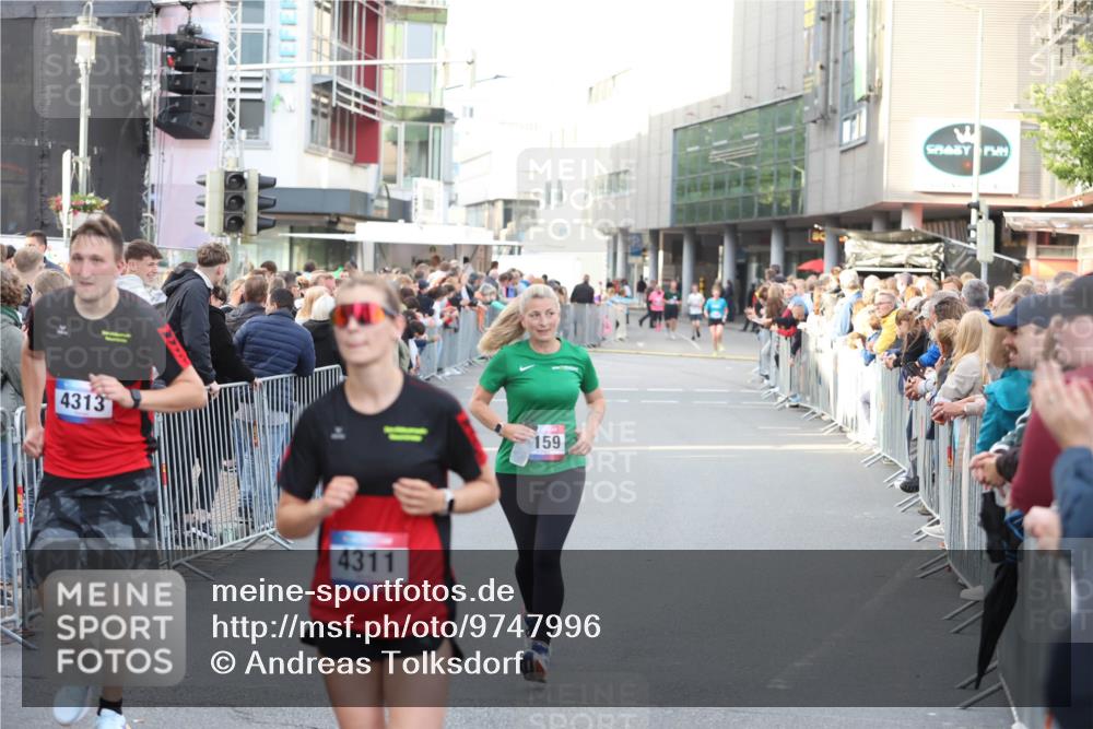 12.06.2026 - Holstenköstenlauf Andreas Tolksdorf http://msf.ph/oto/9747996 12.06.2026 20:07:30 Laufen 4313, 4311, 159 meine-sportfotos.de