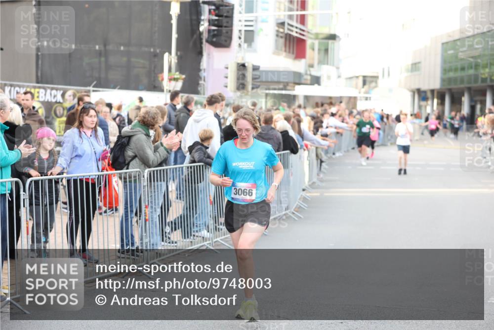 12.06.2026 - Holstenköstenlauf Andreas Tolksdorf http://msf.ph/oto/9748003 12.06.2026 20:07:48 Laufen 3066 meine-sportfotos.de