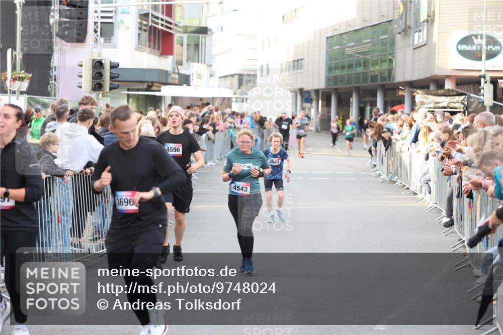 12.06.2026 - Holstenköstenlauf Andreas Tolksdorf http://msf.ph/oto/9748024 12.06.2026 20:08:13 Laufen 3696, 97, 4590, 4543, 3843 meine-sportfotos.de
