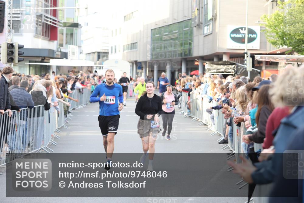 12.06.2026 - Holstenköstenlauf Andreas Tolksdorf http://msf.ph/oto/9748046 12.06.2026 20:08:35 Laufen 3214, 3213, 311 meine-sportfotos.de