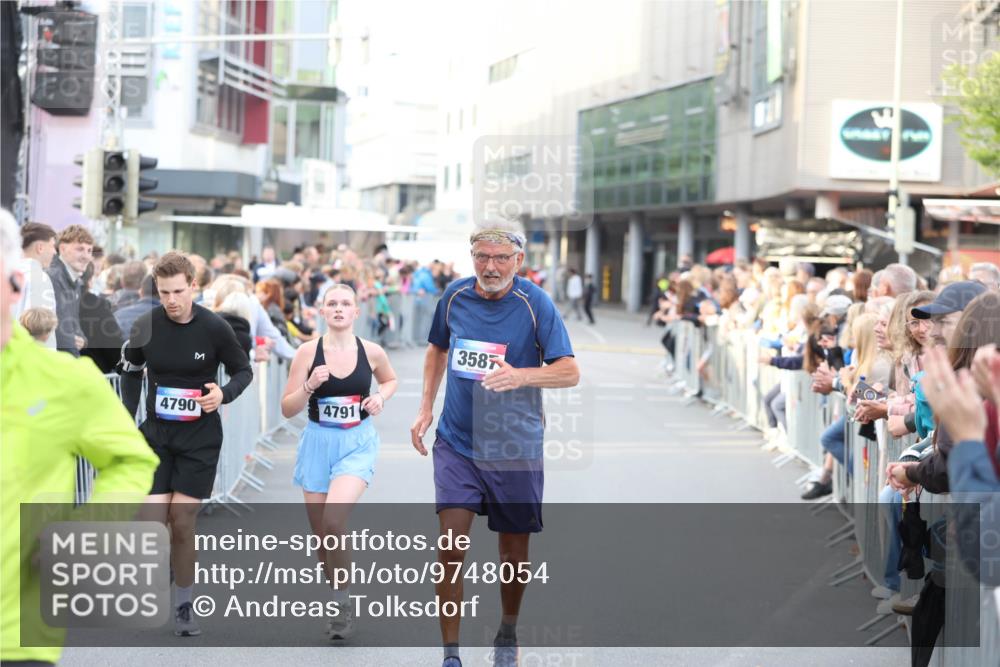 12.06.2026 - Holstenköstenlauf Andreas Tolksdorf http://msf.ph/oto/9748054 12.06.2026 20:08:47 Laufen 4790, 4791, 3587 meine-sportfotos.de