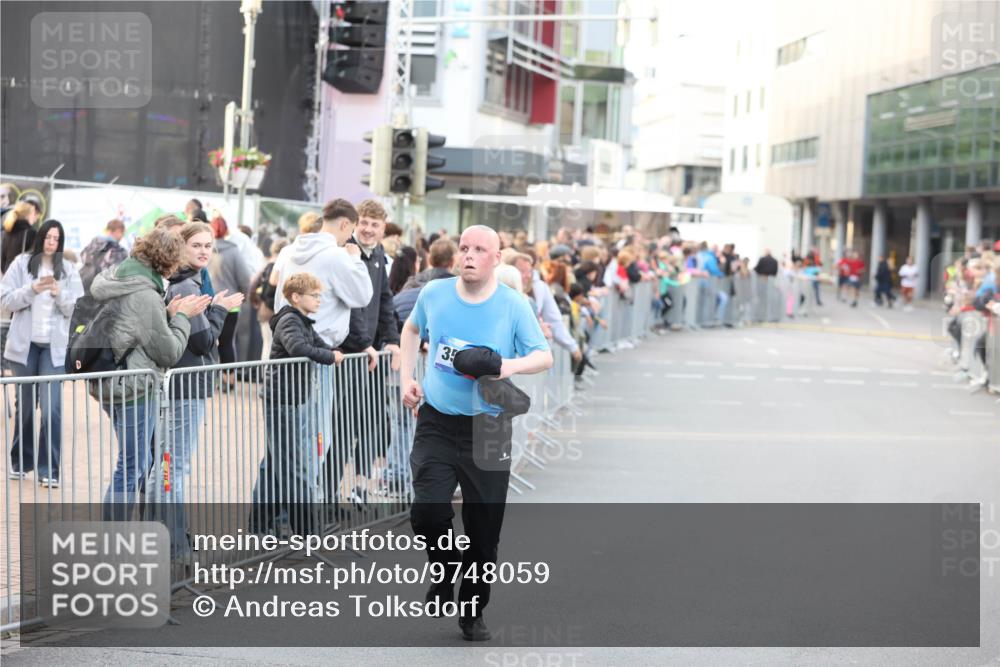 12.06.2026 - Holstenköstenlauf Andreas Tolksdorf http://msf.ph/oto/9748059 12.06.2026 20:08:54 Laufen 35 meine-sportfotos.de