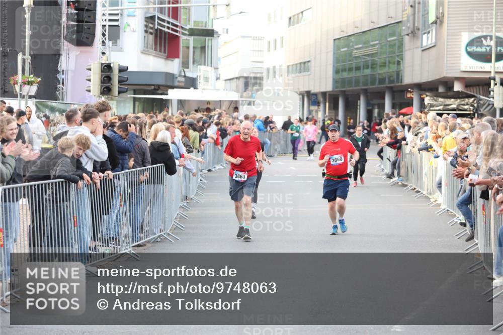 12.06.2026 - Holstenköstenlauf Andreas Tolksdorf http://msf.ph/oto/9748063 12.06.2026 20:09:21 Laufen 3650, 3863 meine-sportfotos.de