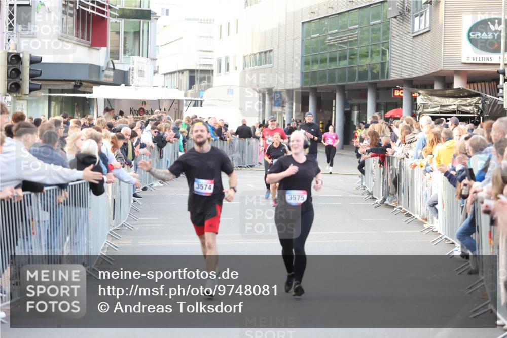 12.06.2026 - Holstenköstenlauf Andreas Tolksdorf http://msf.ph/oto/9748081 12.06.2026 20:09:45 Laufen 3574, 3575 meine-sportfotos.de