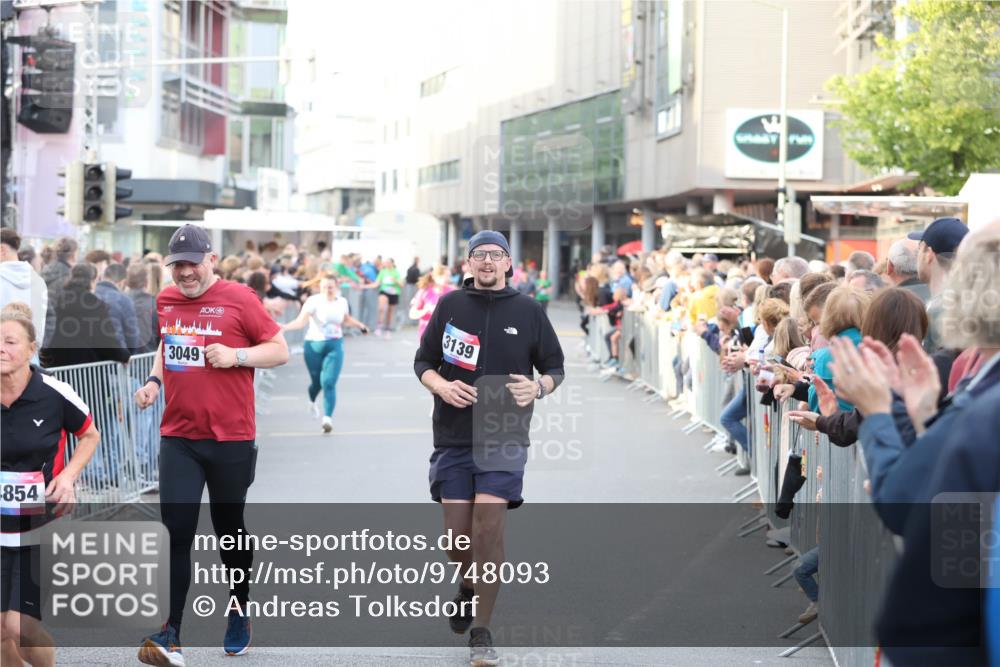 12.06.2026 - Holstenköstenlauf Andreas Tolksdorf http://msf.ph/oto/9748093 12.06.2026 20:09:56 Laufen 854, 3049, 3139 meine-sportfotos.de