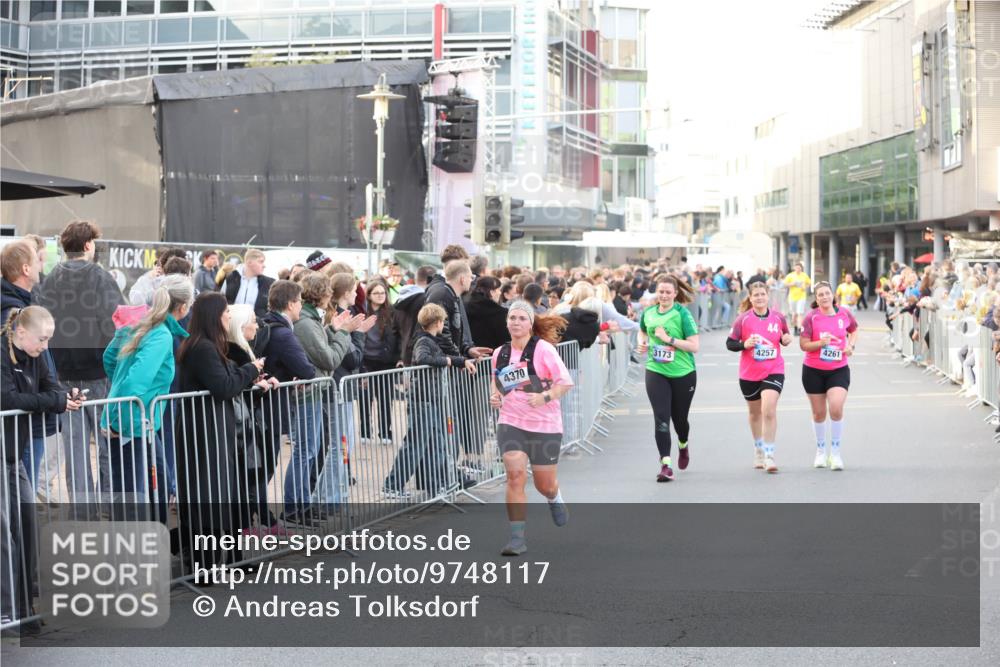 12.06.2026 - Holstenköstenlauf Andreas Tolksdorf http://msf.ph/oto/9748117 12.06.2026 20:10:49 Laufen 4370, 4257, 4261, 3173 meine-sportfotos.de