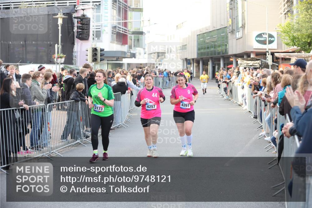 12.06.2026 - Holstenköstenlauf Andreas Tolksdorf http://msf.ph/oto/9748121 12.06.2026 20:10:51 Laufen 3173, 44, 4257, 4261 meine-sportfotos.de