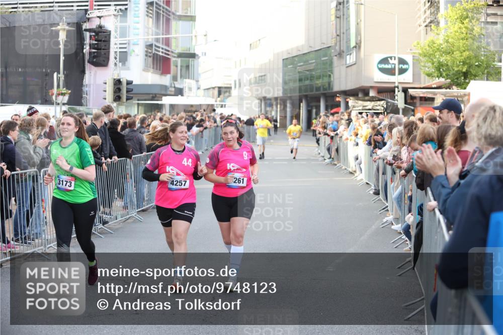 12.06.2026 - Holstenköstenlauf Andreas Tolksdorf http://msf.ph/oto/9748123 12.06.2026 20:10:52 Laufen 3173, 44, 4257, 261 meine-sportfotos.de