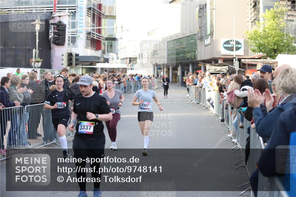 12.06.2026 - Holstenköstenlauf Andreas Tolksdorf http://msf.ph/oto/9748141 12.06.2026 20:11:26 Laufen 3359, 3337, 38, 3387 meine-sportfotos.de