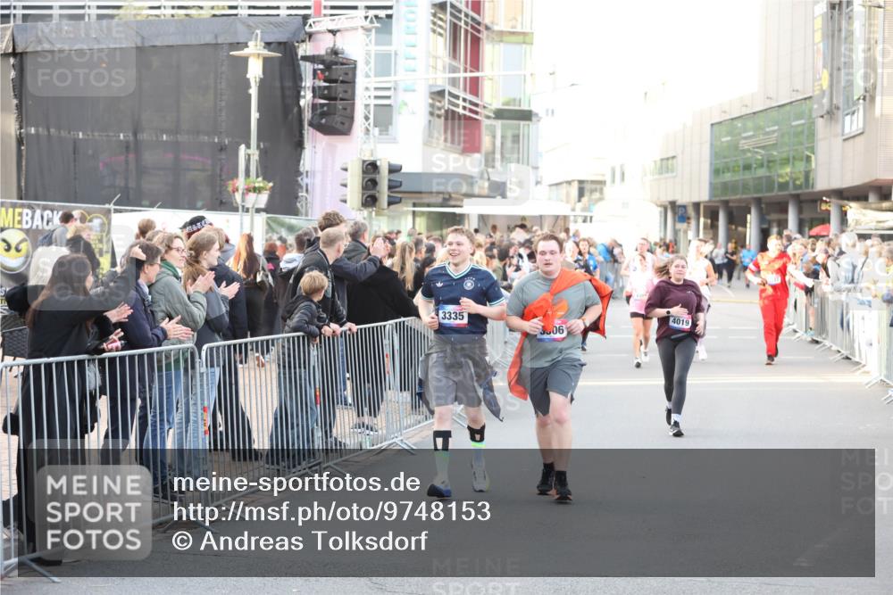 12.06.2026 - Holstenköstenlauf Andreas Tolksdorf http://msf.ph/oto/9748153 12.06.2026 20:12:18 Laufen 3335, 3, 06, 4019 meine-sportfotos.de