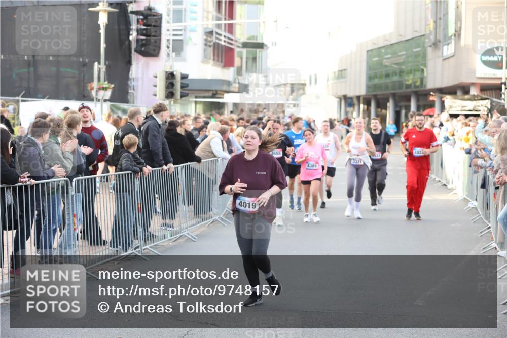 12.06.2026 - Holstenköstenlauf Andreas Tolksdorf http://msf.ph/oto/9748157 12.06.2026 20:12:22 Laufen 4019, 4658, 3371, 4389, 4822 meine-sportfotos.de