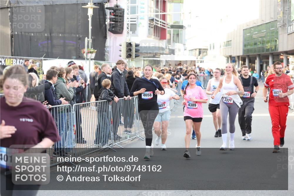 12.06.2026 - Holstenköstenlauf Andreas Tolksdorf http://msf.ph/oto/9748162 12.06.2026 20:12:24 Laufen 4019, 4658, 4657, 4389, 44, 4822, 433, 3371 meine-sportfotos.de