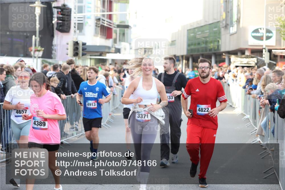 12.06.2026 - Holstenköstenlauf Andreas Tolksdorf http://msf.ph/oto/9748166 12.06.2026 20:12:26 Laufen 4657, 4389, 32, 4913, 3371, 133, 4822 meine-sportfotos.de