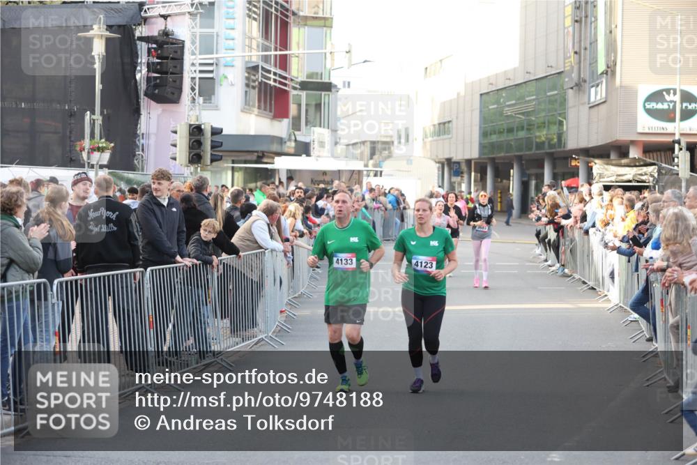 12.06.2026 - Holstenköstenlauf Andreas Tolksdorf http://msf.ph/oto/9748188 12.06.2026 20:13:06 Laufen 4133, 4123, 3683 meine-sportfotos.de