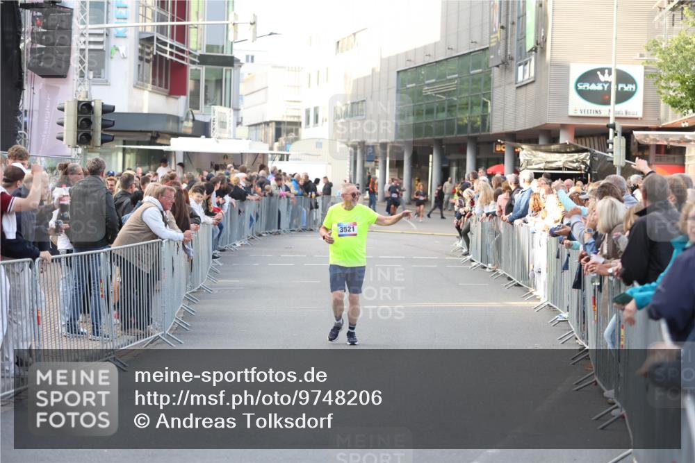 12.06.2026 - Holstenköstenlauf Andreas Tolksdorf http://msf.ph/oto/9748206 12.06.2026 20:14:09 Laufen 3521 meine-sportfotos.de