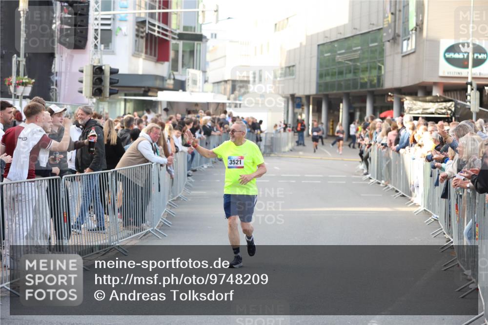 12.06.2026 - Holstenköstenlauf Andreas Tolksdorf http://msf.ph/oto/9748209 12.06.2026 20:14:11 Laufen 3521 meine-sportfotos.de