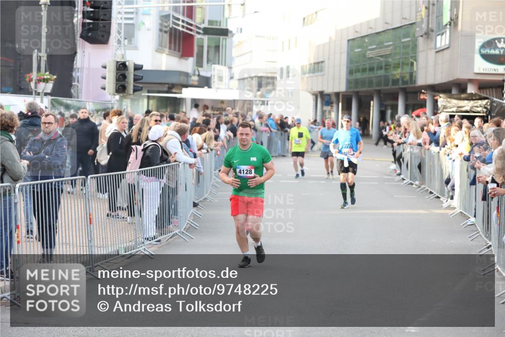 12.06.2026 - Holstenköstenlauf Andreas Tolksdorf http://msf.ph/oto/9748225 12.06.2026 20:15:21 Laufen 4128 meine-sportfotos.de