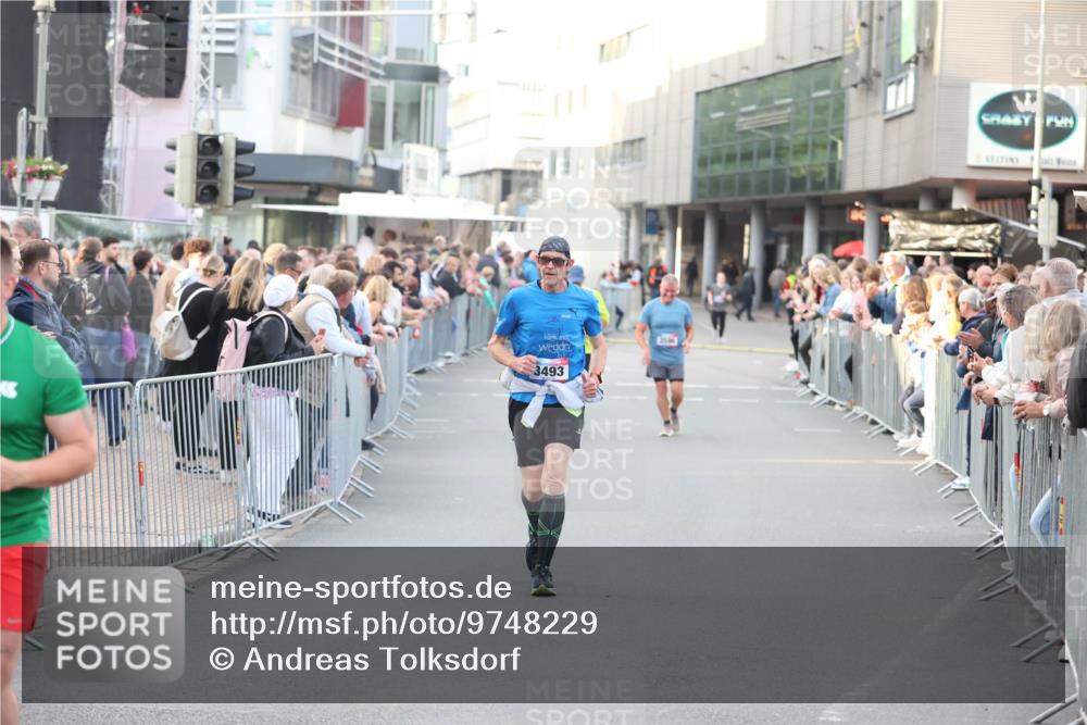 12.06.2026 - Holstenköstenlauf Andreas Tolksdorf http://msf.ph/oto/9748229 12.06.2026 20:15:25 Laufen 3493 meine-sportfotos.de