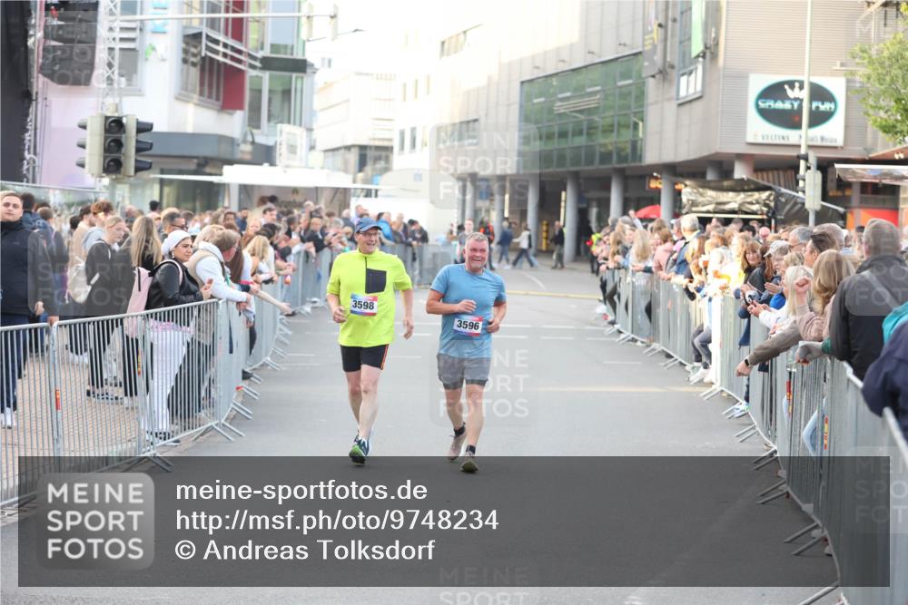 12.06.2026 - Holstenköstenlauf Andreas Tolksdorf http://msf.ph/oto/9748234 12.06.2026 20:15:31 Laufen 3598, 3596 meine-sportfotos.de