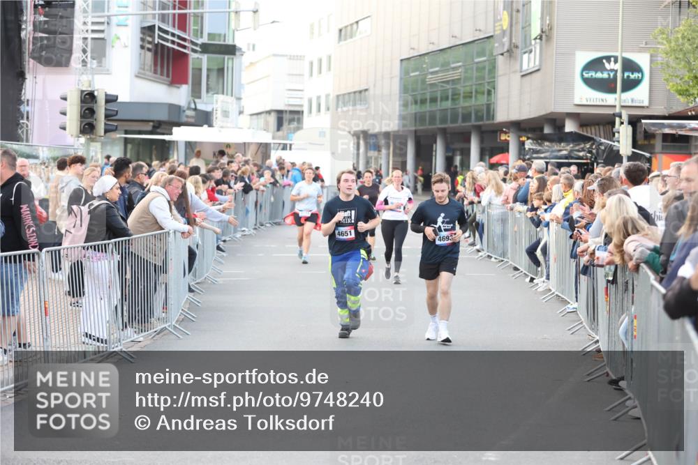 12.06.2026 - Holstenköstenlauf Andreas Tolksdorf http://msf.ph/oto/9748240 12.06.2026 20:16:14 Laufen 4651, 4693 meine-sportfotos.de