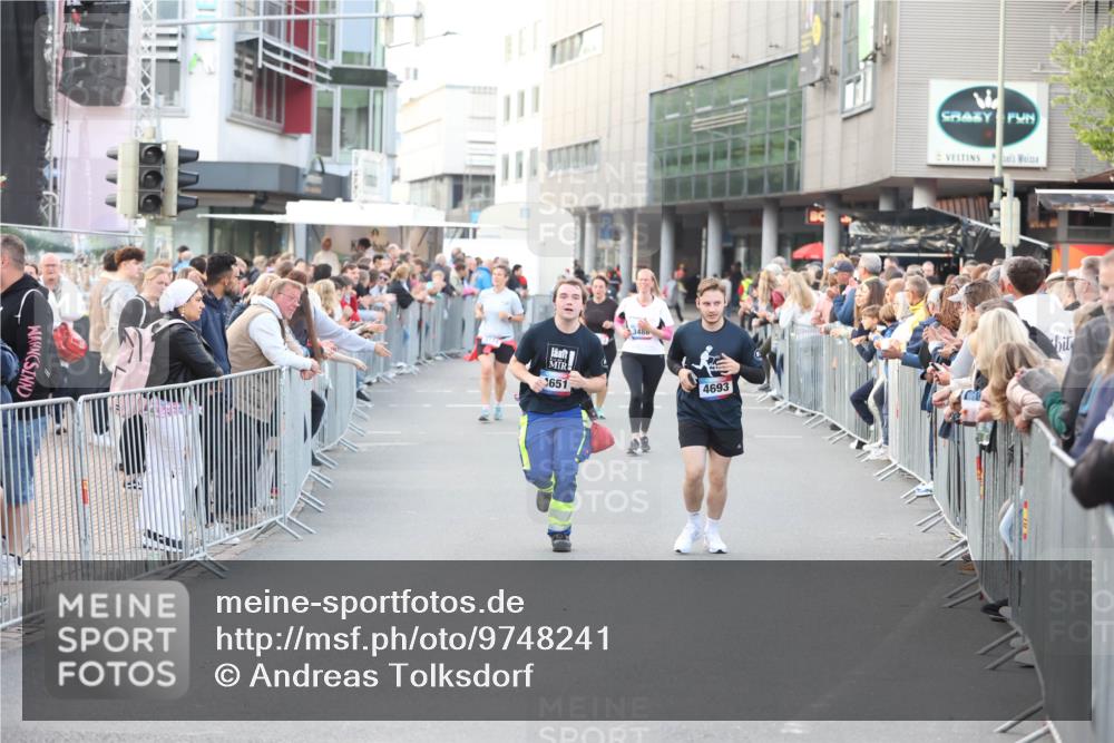 12.06.2026 - Holstenköstenlauf Andreas Tolksdorf http://msf.ph/oto/9748241 12.06.2026 20:16:15 Laufen 651, 3486, 4693 meine-sportfotos.de