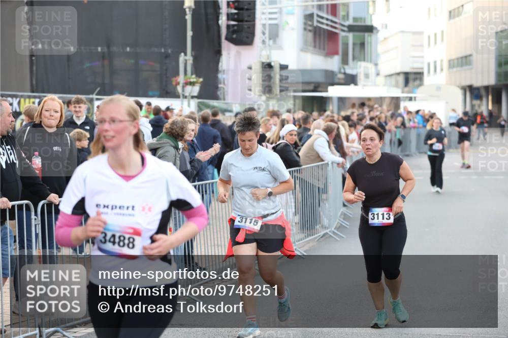 12.06.2026 - Holstenköstenlauf Andreas Tolksdorf http://msf.ph/oto/9748251 12.06.2026 20:16:25 Laufen 3488, 3115, 3113 meine-sportfotos.de