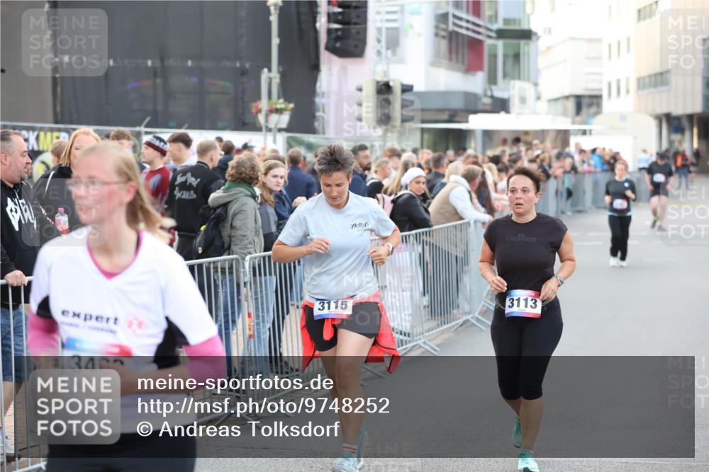 12.06.2026 - Holstenköstenlauf Andreas Tolksdorf http://msf.ph/oto/9748252 12.06.2026 20:16:25 Laufen 34, 3115, 3113 meine-sportfotos.de