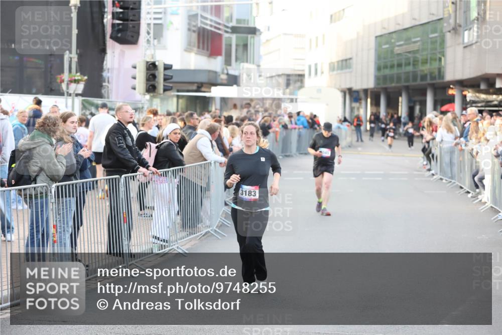 12.06.2026 - Holstenköstenlauf Andreas Tolksdorf http://msf.ph/oto/9748255 12.06.2026 20:16:33 Laufen 3183 meine-sportfotos.de
