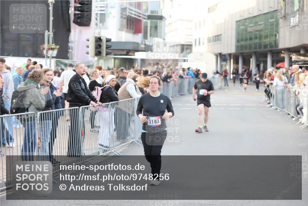 12.06.2026 - Holstenköstenlauf Andreas Tolksdorf http://msf.ph/oto/9748256 12.06.2026 20:16:34 Laufen 3183 meine-sportfotos.de