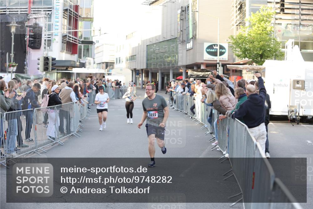 12.06.2026 - Holstenköstenlauf Andreas Tolksdorf http://msf.ph/oto/9748282 12.06.2026 20:17:46 Laufen 4561, 17, 3222, 265 meine-sportfotos.de