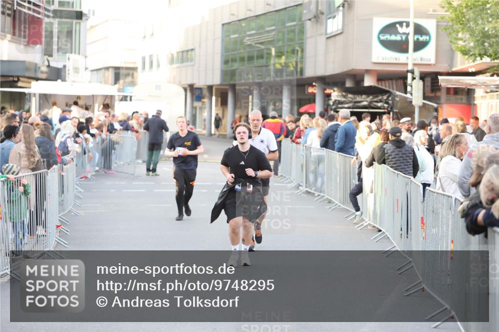 12.06.2026 - Holstenköstenlauf Andreas Tolksdorf http://msf.ph/oto/9748295 12.06.2026 20:21:39 Laufen 25 meine-sportfotos.de