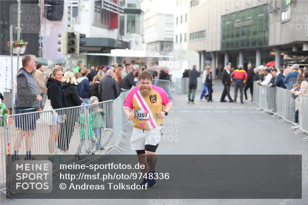 12.06.2026 - Holstenköstenlauf Andreas Tolksdorf http://msf.ph/oto/9748336 12.06.2026 20:25:02 Laufen 3207 meine-sportfotos.de