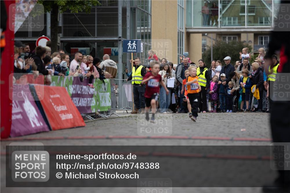 12.06.2026 - Holstenköstenlauf Michael Strokosch http://msf.ph/oto/9748388 12.06.2026 15:01:30 Laufen 7412, 7371, 70 meine-sportfotos.de