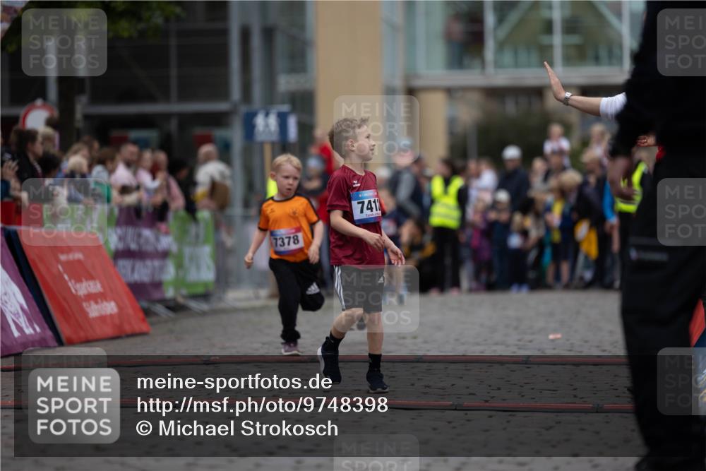 12.06.2026 - Holstenköstenlauf Michael Strokosch http://msf.ph/oto/9748398 12.06.2026 15:01:33 Laufen 7378, 741 meine-sportfotos.de