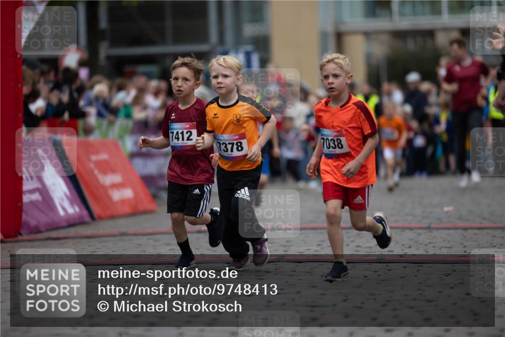 12.06.2026 - Holstenköstenlauf Michael Strokosch http://msf.ph/oto/9748413 12.06.2026 15:01:38 Laufen 7412, 7378, 7038 meine-sportfotos.de