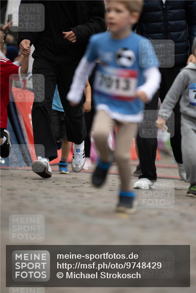 12.06.2026 - Holstenköstenlauf Michael Strokosch http://msf.ph/oto/9748429 12.06.2026 15:01:58 Laufen 7013 meine-sportfotos.de
