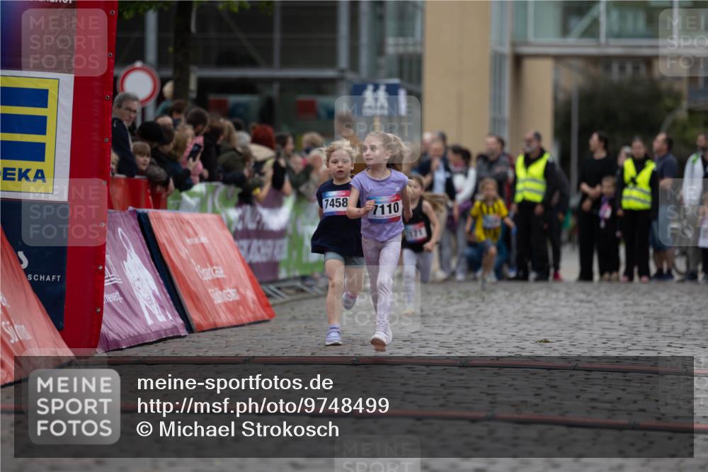 12.06.2026 - Holstenköstenlauf Michael Strokosch http://msf.ph/oto/9748499 12.06.2026 15:12:09 Laufen 7458, 7110 meine-sportfotos.de