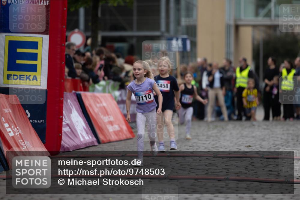 12.06.2026 - Holstenköstenlauf Michael Strokosch http://msf.ph/oto/9748503 12.06.2026 15:12:10 Laufen 7110, 7458, 717 meine-sportfotos.de