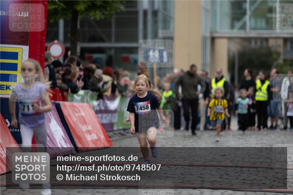 12.06.2026 - Holstenköstenlauf Michael Strokosch http://msf.ph/oto/9748507 12.06.2026 15:12:11 Laufen 7115, 7458 meine-sportfotos.de