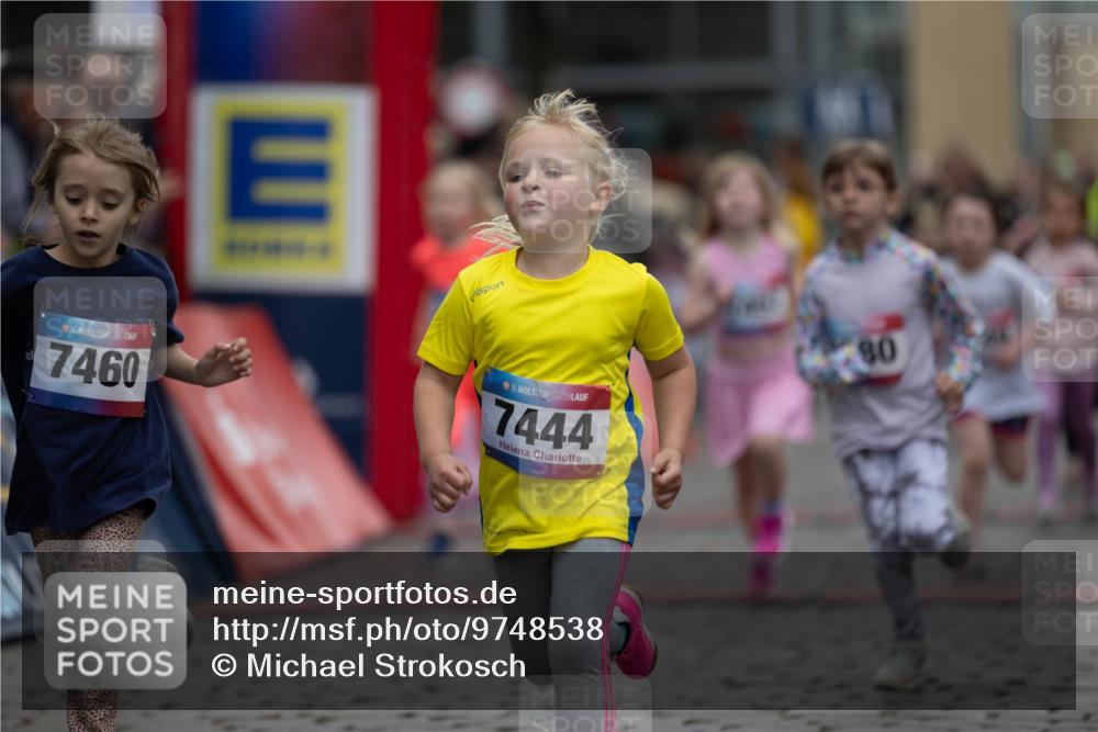 12.06.2026 - Holstenköstenlauf Michael Strokosch http://msf.ph/oto/9748538 12.06.2026 15:12:24 Laufen 36, 7460, 36, 7444, 30 meine-sportfotos.de