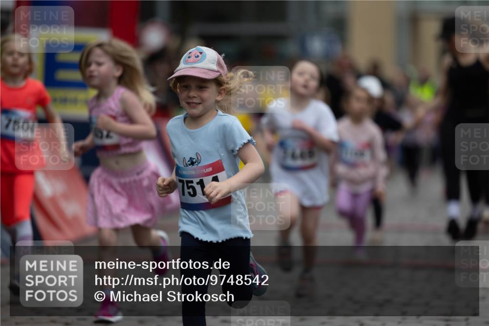 12.06.2026 - Holstenköstenlauf Michael Strokosch http://msf.ph/oto/9748542 12.06.2026 15:12:25 Laufen 7500, 751 meine-sportfotos.de