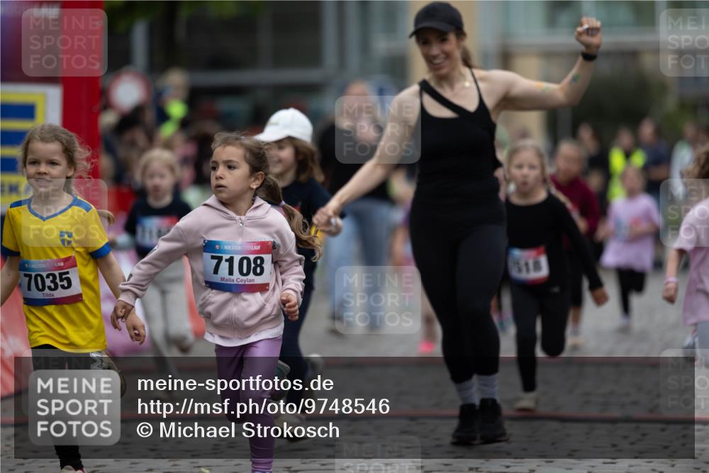 12.06.2026 - Holstenköstenlauf Michael Strokosch http://msf.ph/oto/9748546 12.06.2026 15:12:27 Laufen 36, 7035, 36, 7108, 518 meine-sportfotos.de