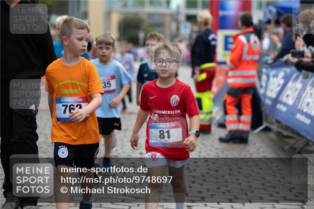 12.06.2026 - Holstenköstenlauf Michael Strokosch http://msf.ph/oto/9748697 12.06.2026 15:37:24 Laufen 36, 76, 35, 36, 81 meine-sportfotos.de